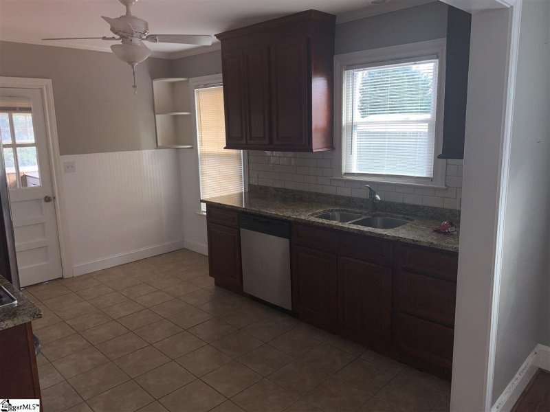 Property image 4 at 111 Carolina Avenue, Greenville, SC 29607