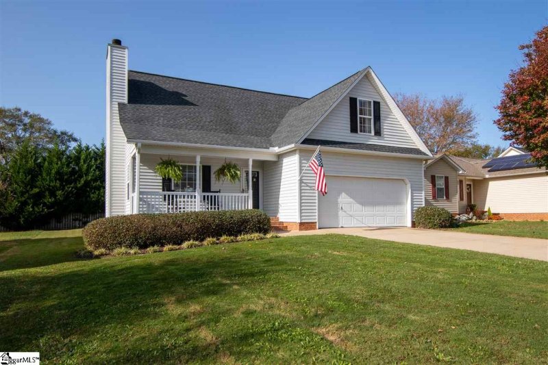 Property image 2 at 10 Shumagin Court, Greenville, SC 29605