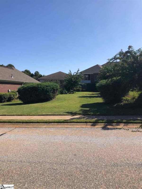 Property image 3 at 305 Redspire Drive, Greenville, SC 29617