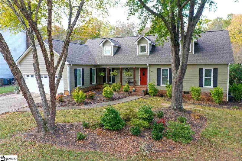 205 Chestnut Oaks Circle