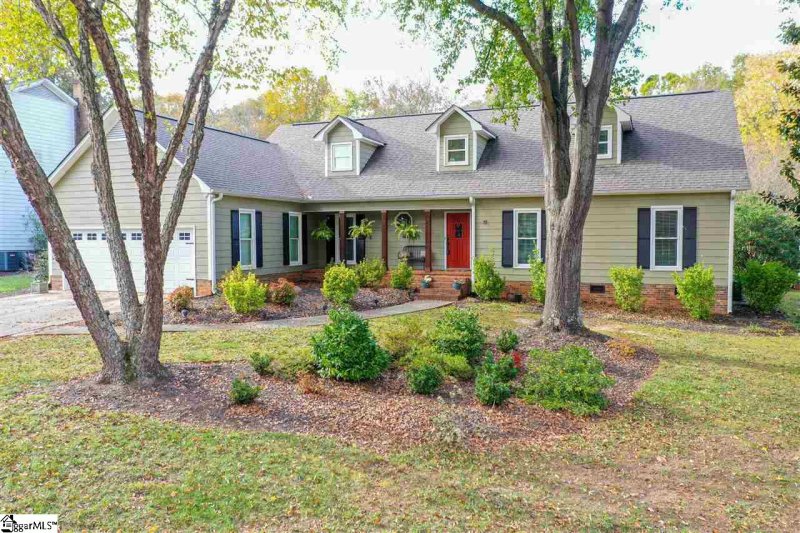 Property image 2 at 205 Chestnut Oaks Circle, Simpsonville, SC 29681