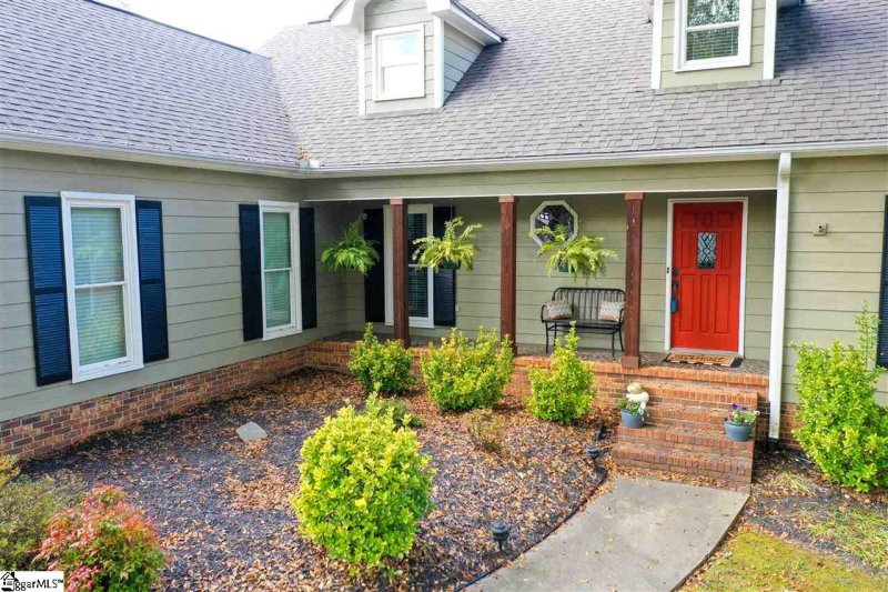 Property image 3 at 205 Chestnut Oaks Circle, Simpsonville, SC 29681