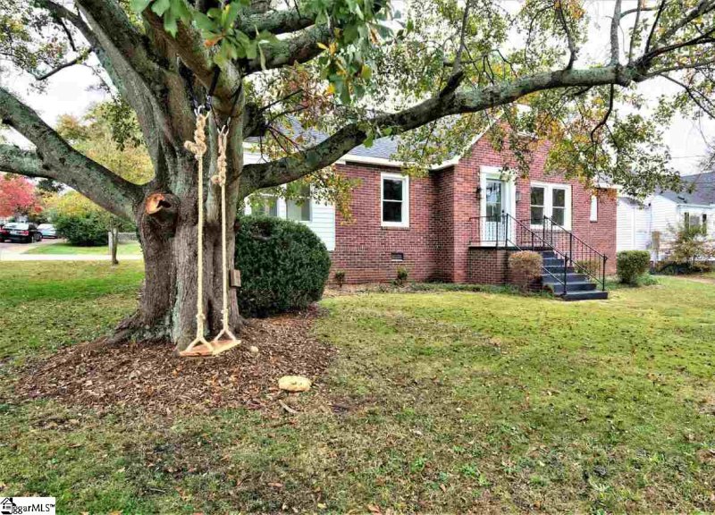 Property image 2 at 26 Harrington Avenue, Greenville, SC 29607