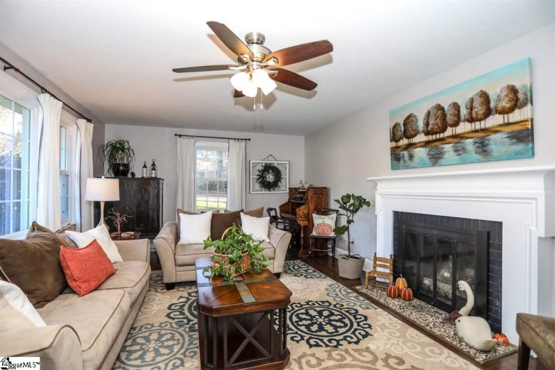 Property image 3 at 118 Dalewood Drive, Simpsonville, SC 29681