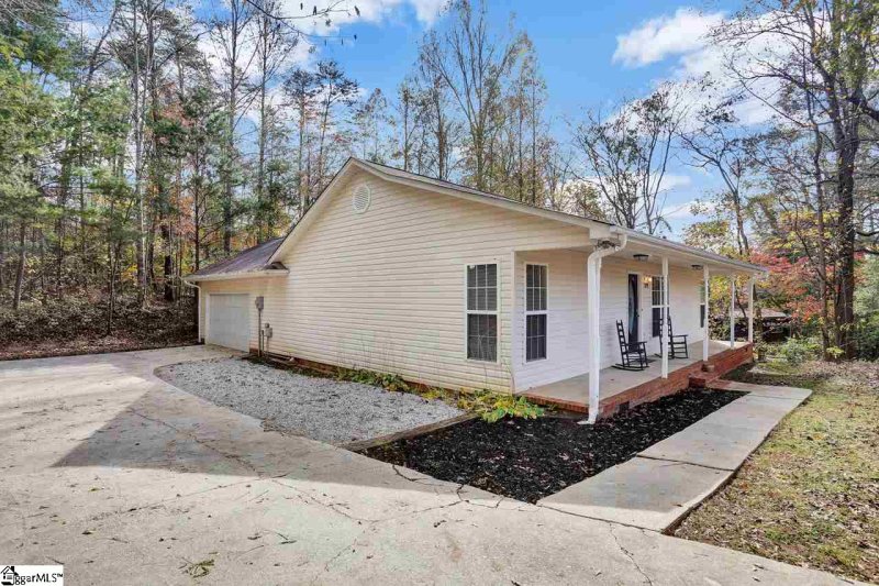 Property image 3 at 609 Sentell Road, Greenville, SC 29611