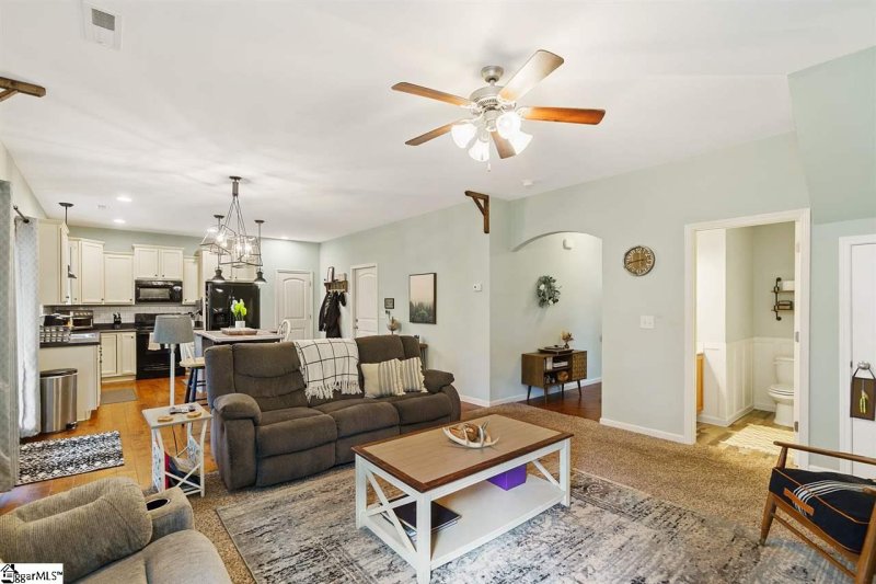 Property image 4 at 117 Cascade Drive, Greer, SC 29651