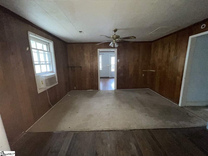 Property image 3 at 5 Henderson Street, Greenville, SC 29611