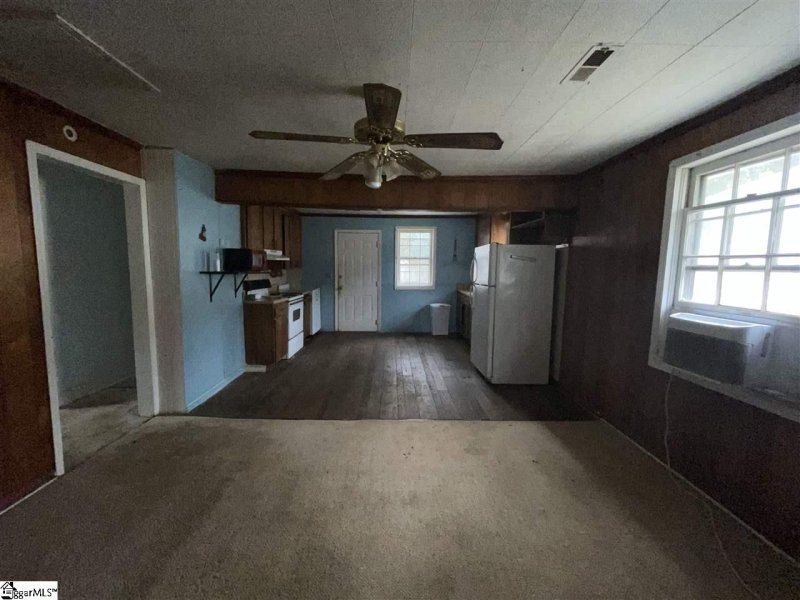 Property image 4 at 5 Henderson Street, Greenville, SC 29611