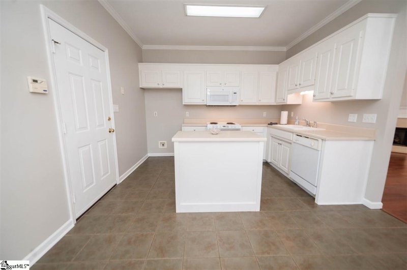 Property image 3 at 421 Rambling Rose Way, Moore, SC 29360