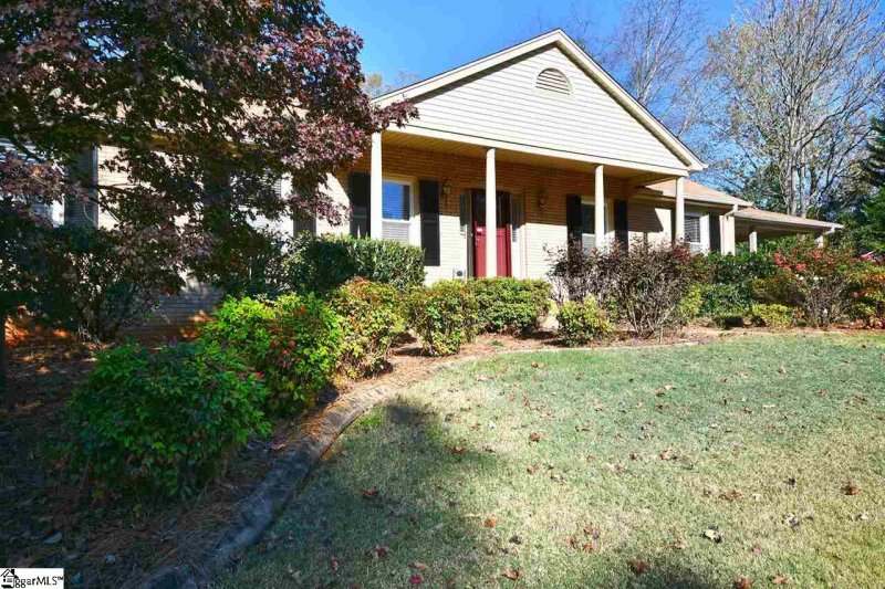 Property image 2 at 4800 Crosscreek Lane, Greenville, SC 29615