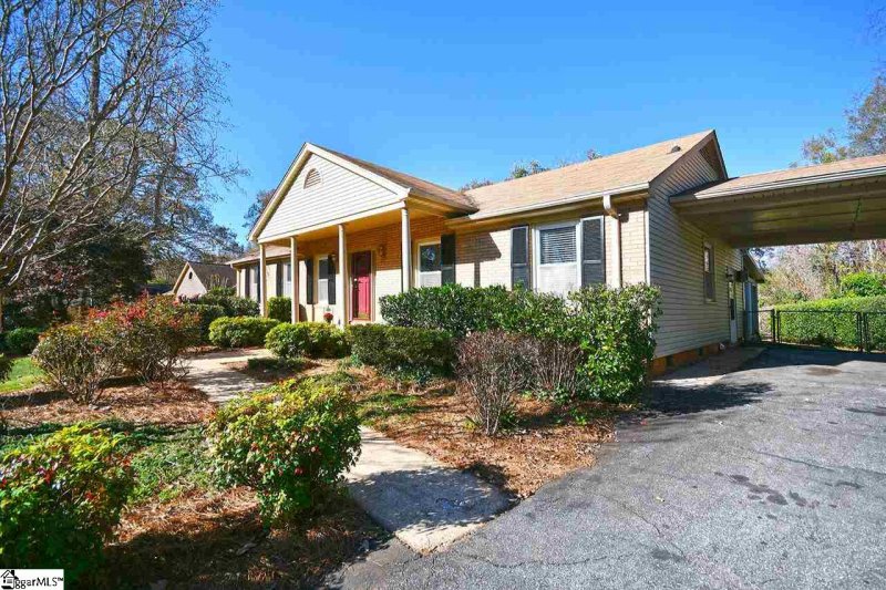 Property image 3 at 4800 Crosscreek Lane, Greenville, SC 29615