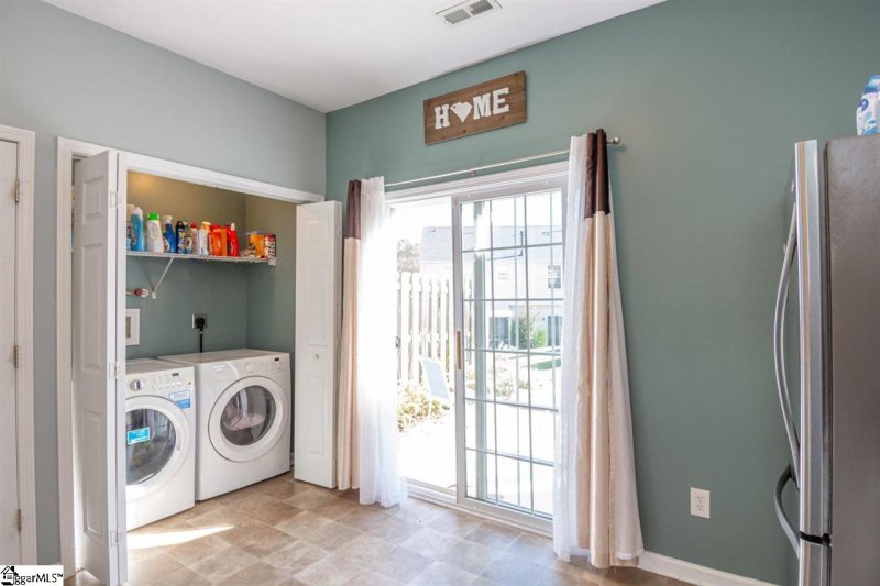 Property image 3 at 604 Graythorn Lane, Greenville, SC 29607