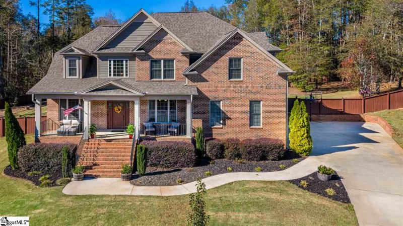 216 Pleasantwater Court