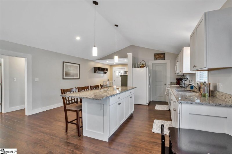 Property image 4 at 110 Merrimeadows Road, Easley, SC 29642