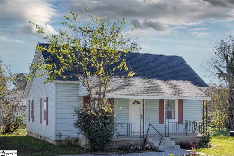 Property image 2 at 2 10TH Street, Greer, SC 29651