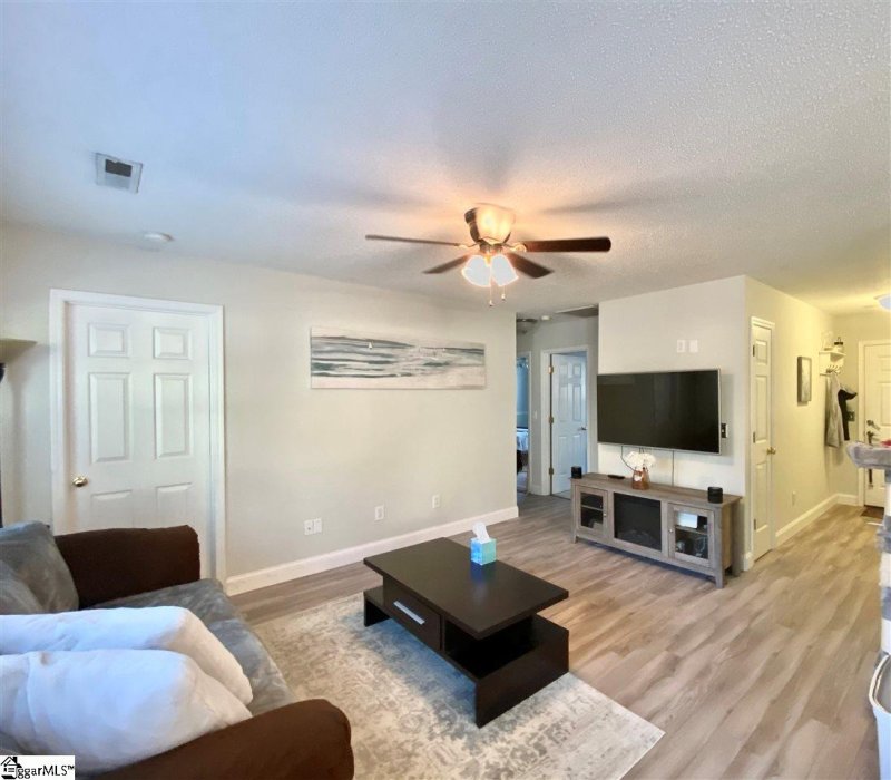 Property image 4 at 409 Revis Creek Court, Simpsonville, SC 29681