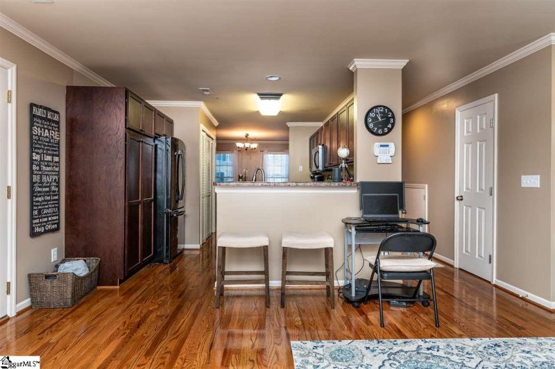 Property image 3 at 1142 E Lee Road, Taylors, SC 29687