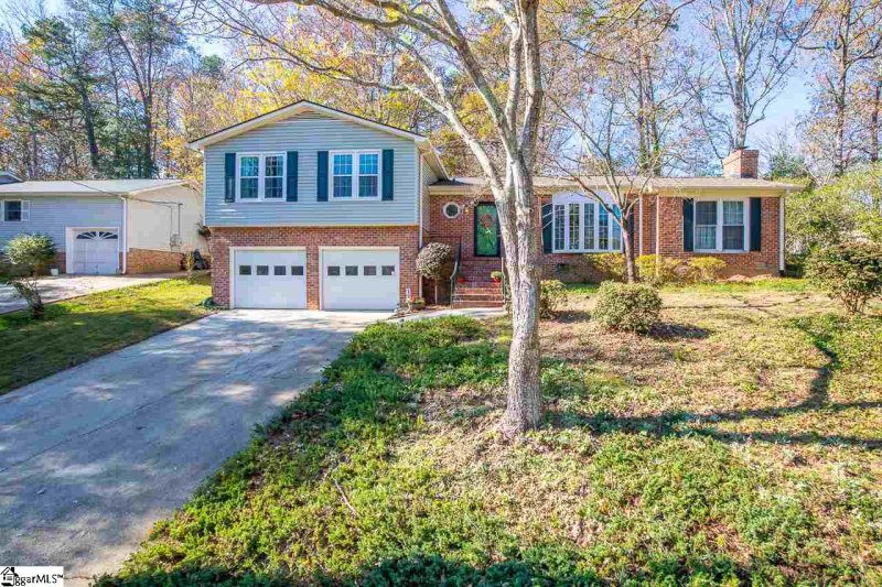 Property image 2 at 17 E Indian Trail, Taylors, SC 29687-5126