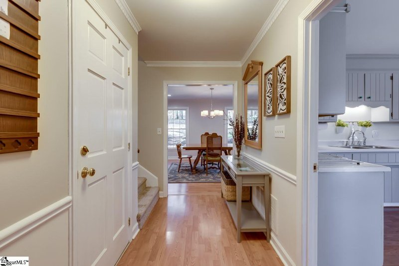 Property image 4 at 17 E Indian Trail, Taylors, SC 29687-5126