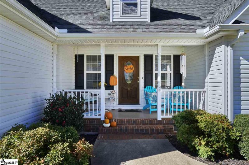 Property image 3 at 6 Otter Lane, Taylors, SC 29687