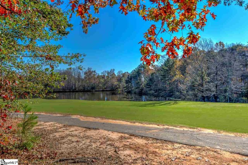 Property image 2 at 360 Royal Burgess Drive, Campobello, SC 29322