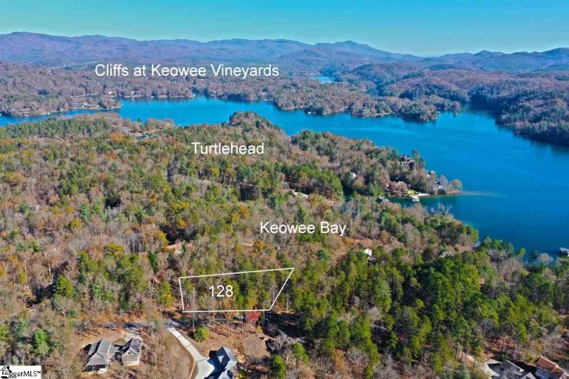Property image 2 at 128 Keowee Bay Circle, Salem, SC 29676