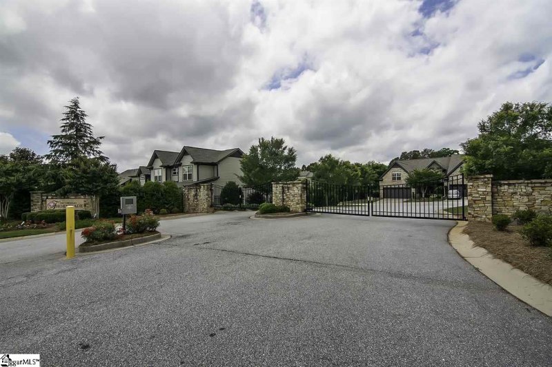 Property image 3 at 339 Scotch Rose Lane, Greer, SC 29650