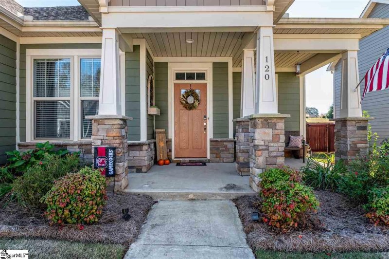 Property image 2 at 120 Summer Oak Lane, Simpsonville, SC 29680