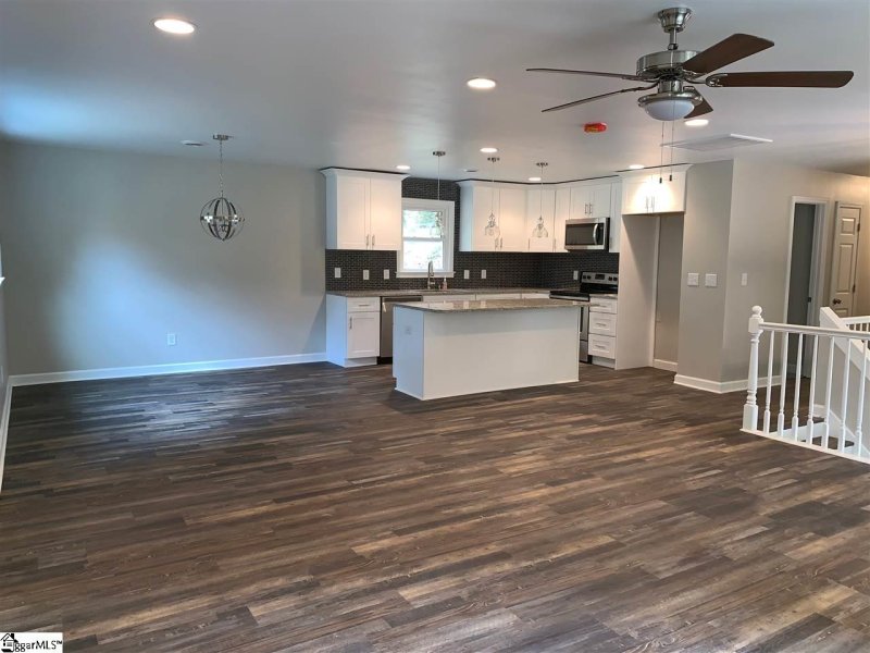 Property image 3 at 28 Arbutus Trail, Greenville, SC 29607