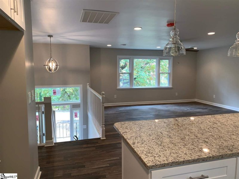 Property image 4 at 28 Arbutus Trail, Greenville, SC 29607