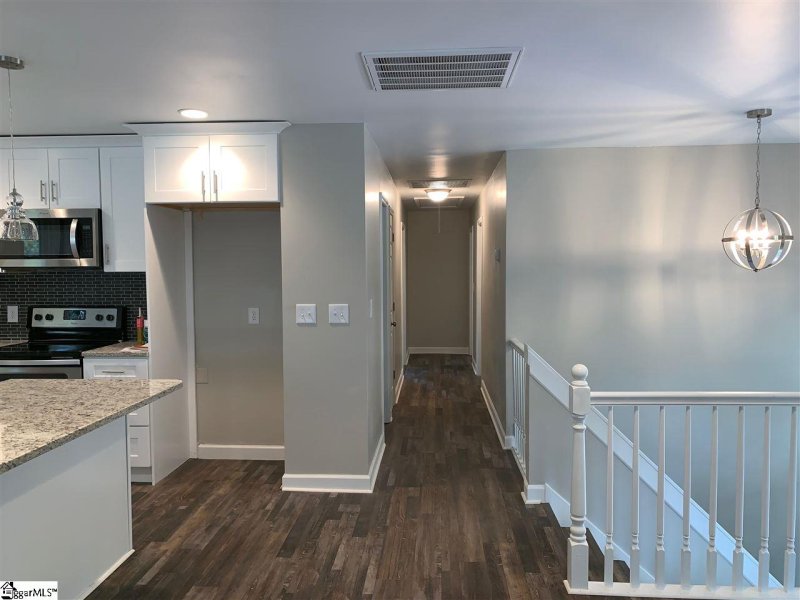 Property image 5 at 28 Arbutus Trail, Greenville, SC 29607