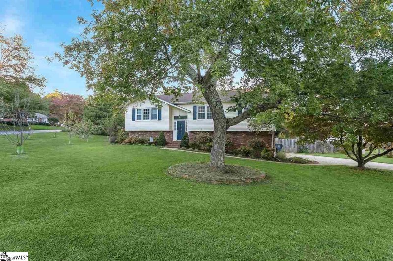 Property image 3 at 4600 Coach Hill Drive, Greenville, SC 29615