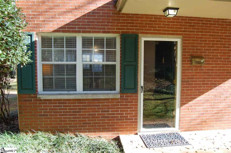 Property image 3 at 21 Faris Circle, Greenville, SC 29605