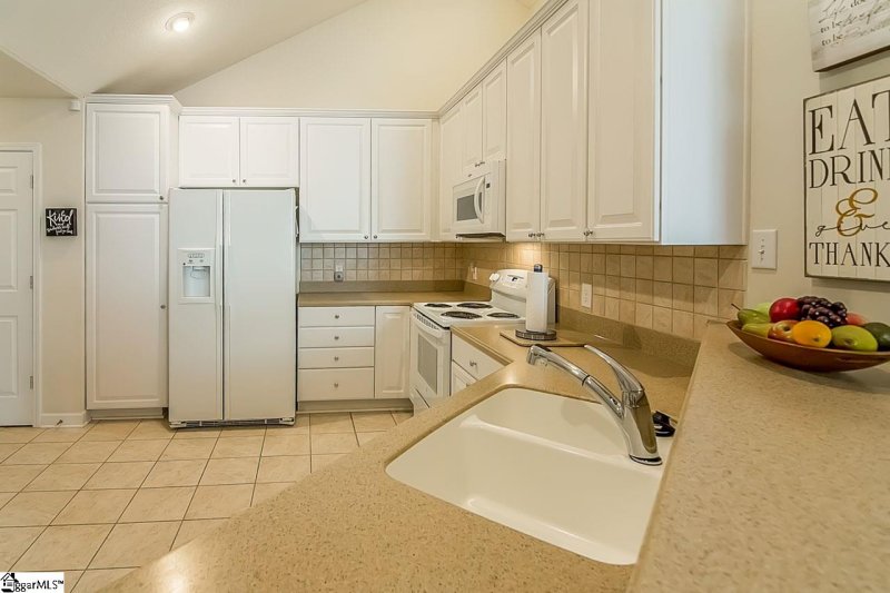 Property image 3 at 110 Fudora Circle, Simpsonville, SC 29681