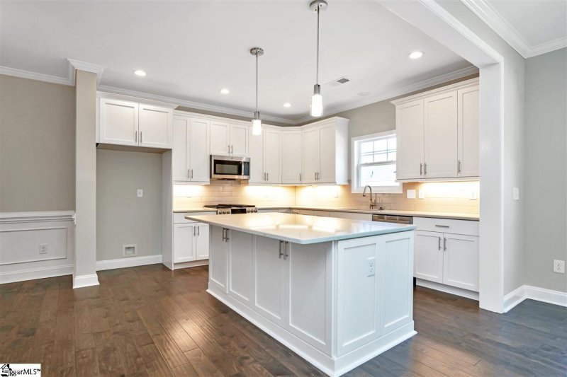 Property image 4 at 328 Danvers Road, Greenville, SC 29607