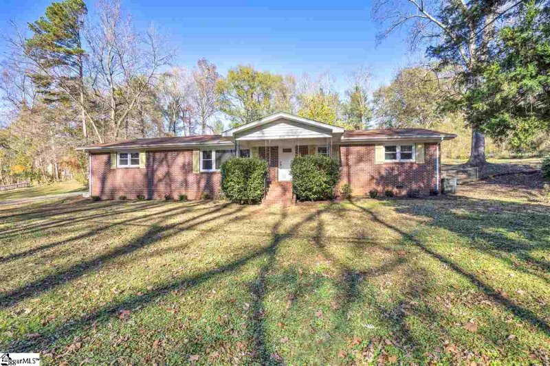 Property image 2 at 214 Knollview Drive, Greenville, SC 29611
