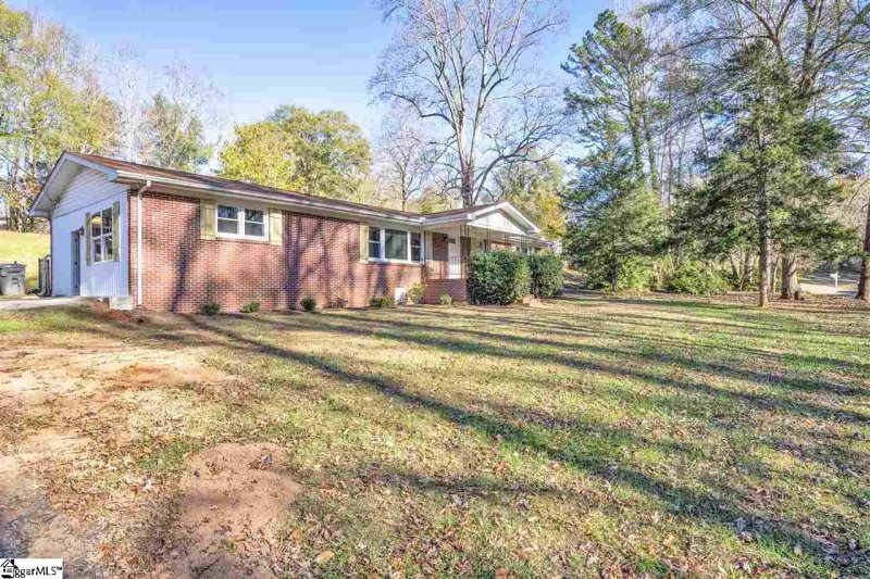 Property image 3 at 214 Knollview Drive, Greenville, SC 29611