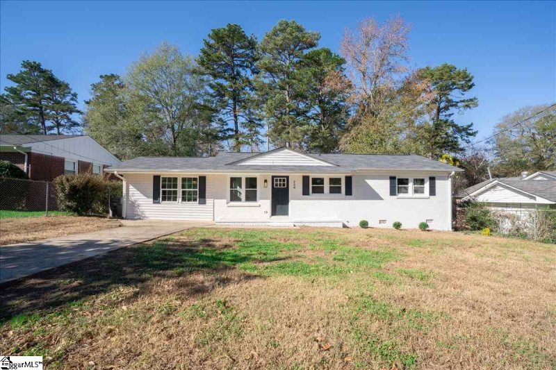 228 W Castle Drive