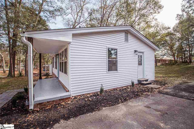 Property image 4 at 401 Boyd Avenue, Simpsonville, SC 29681