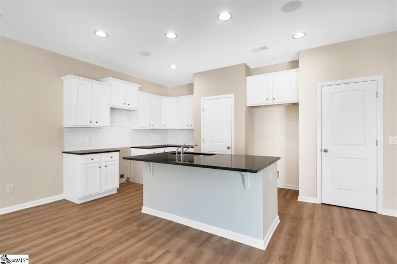 Property image 2 at 415 Cedar Bluff Way, Mauldin, SC 29662