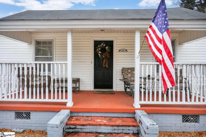 Property image 2 at 13 7th Street, Greer, SC 29651