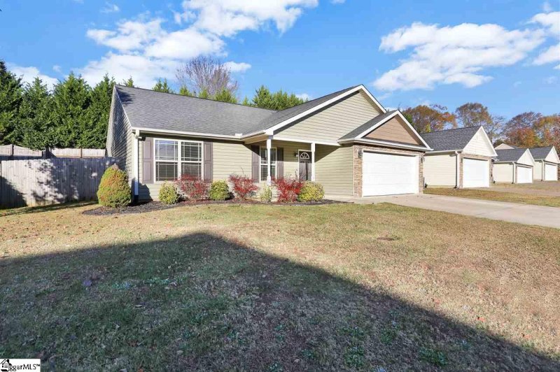 Property image 3 at 103 Cassidy Court, Simpsonville, SC 29680