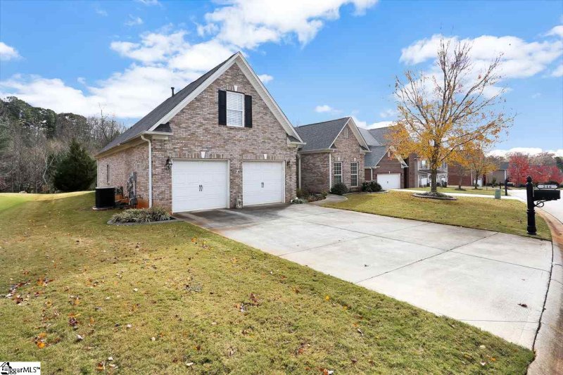 Property image 3 at 216 Haddington Lane, Greenville, SC 29609