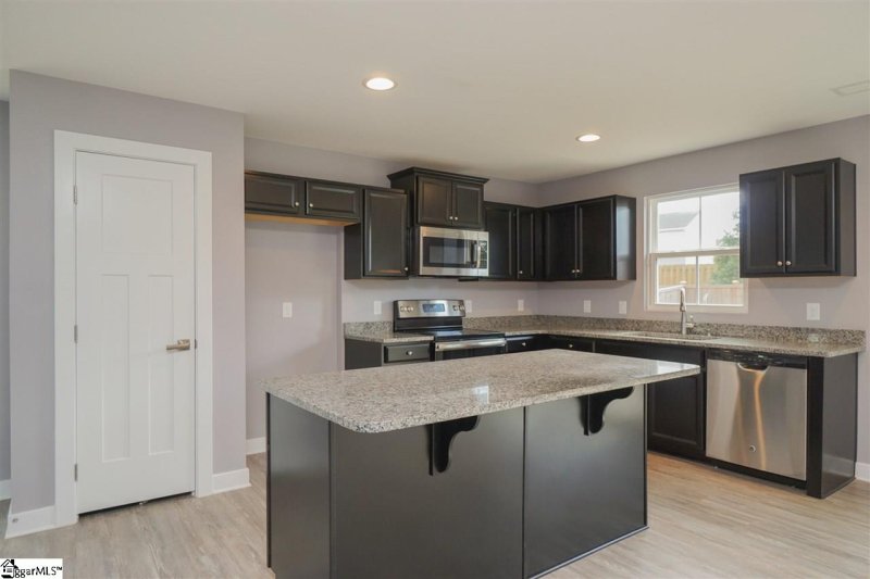 Property image 5 at 110 Fairmeadow Way, Greenville, SC 29617