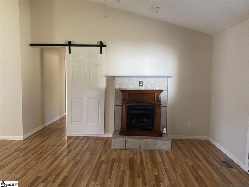 Property image 3 at 14 Broomfield Drive, Greenville, SC 29617