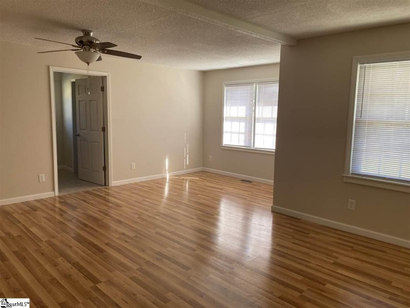 Property image 4 at 14 Broomfield Drive, Greenville, SC 29617