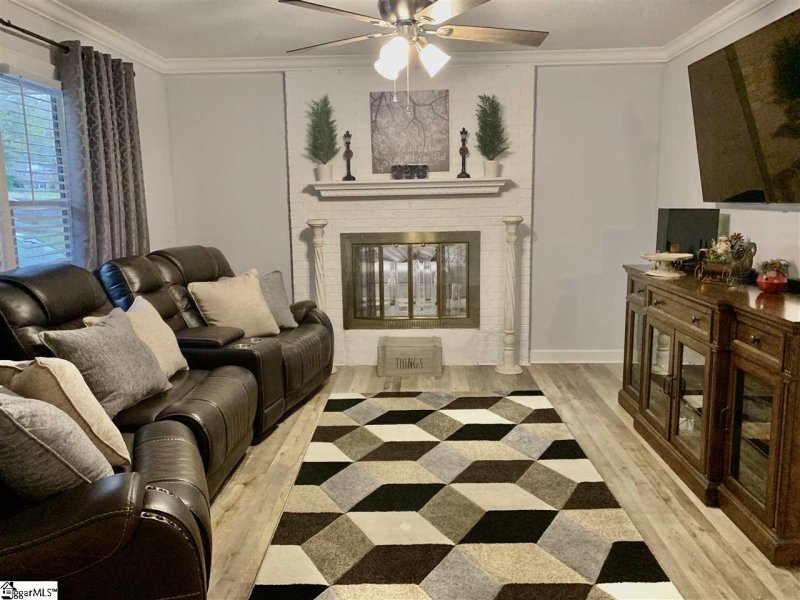 Property image 2 at 105 Lakeside Lane, Liberty, SC 29657