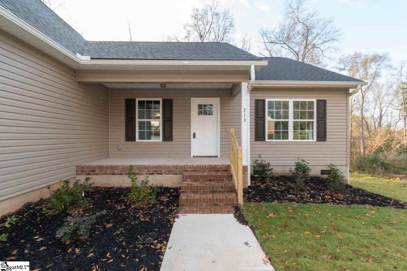Property image 4 at 313 Lakewood Circle, Greer, SC 29651