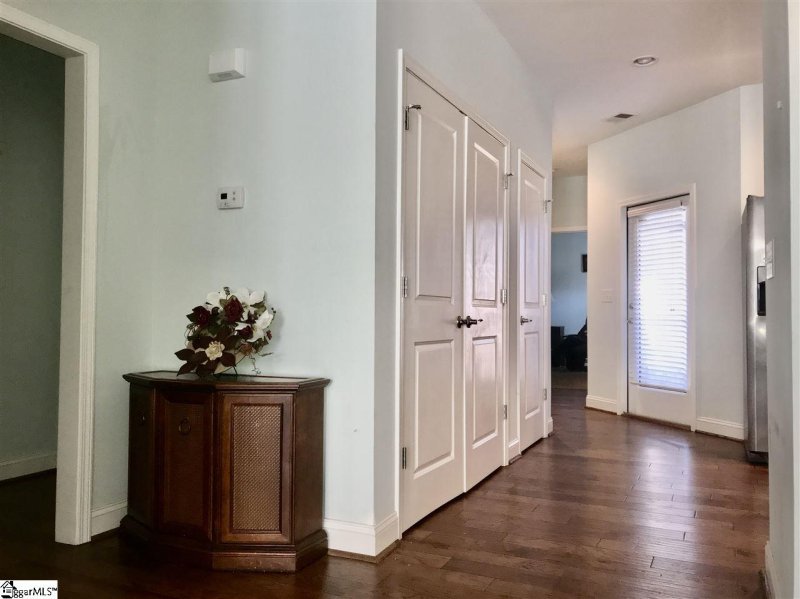 Property image 4 at 21 Shady Hollow Lane, Greer, SC 29650