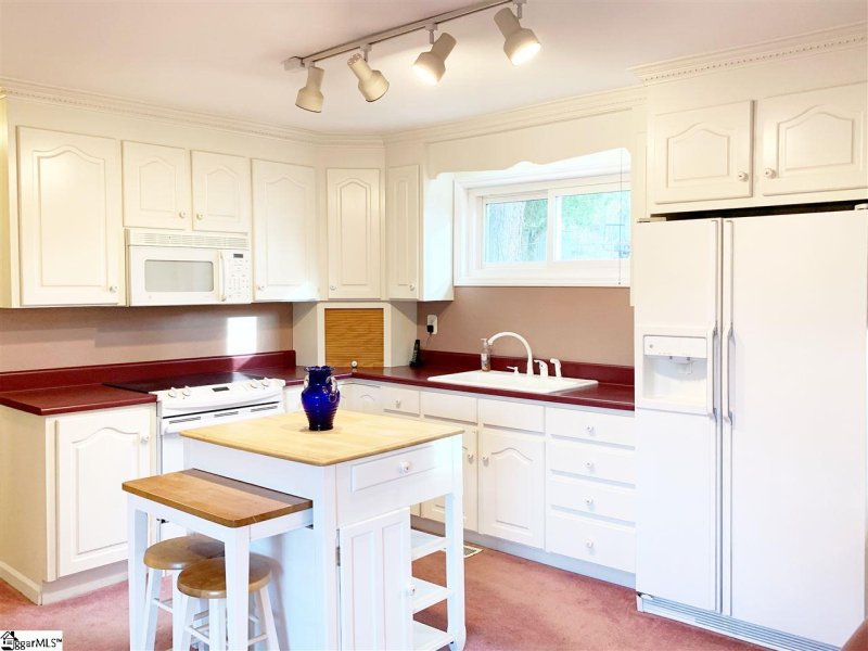 Property image 3 at 9 Provo Drive, Greenville, SC 29617